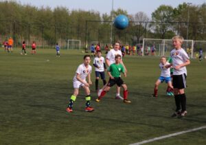 Inschrijving Schoolvoetbaltoernooi met Succesmakelaars als hoofdsponsor!
